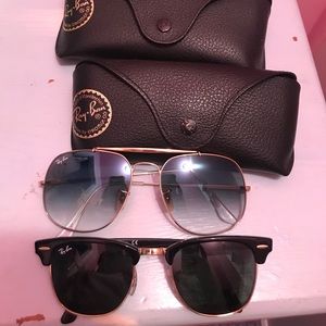 2 pairs of raybans